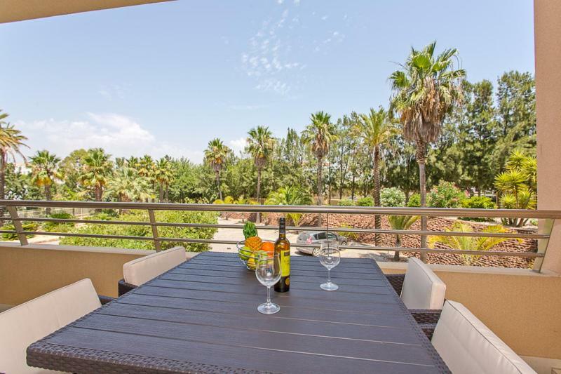 Apartamento Em Quinta Da Barracuda Albufeira Bagian luar foto
