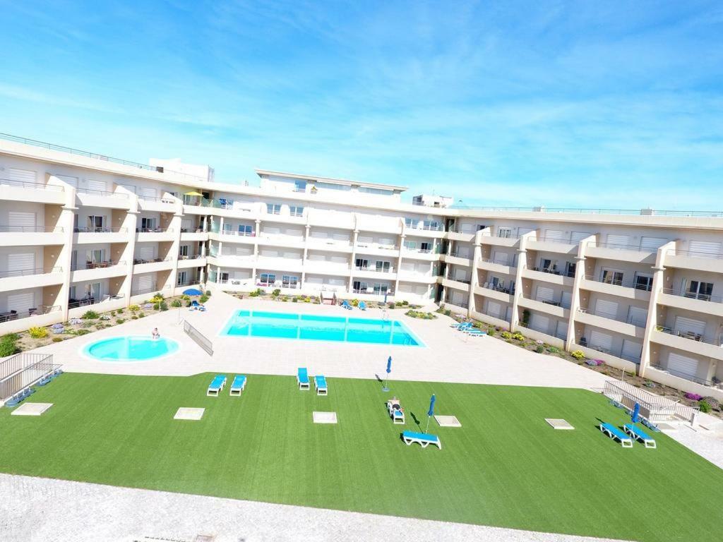 Apartamento Em Quinta Da Barracuda Albufeira Bagian luar foto