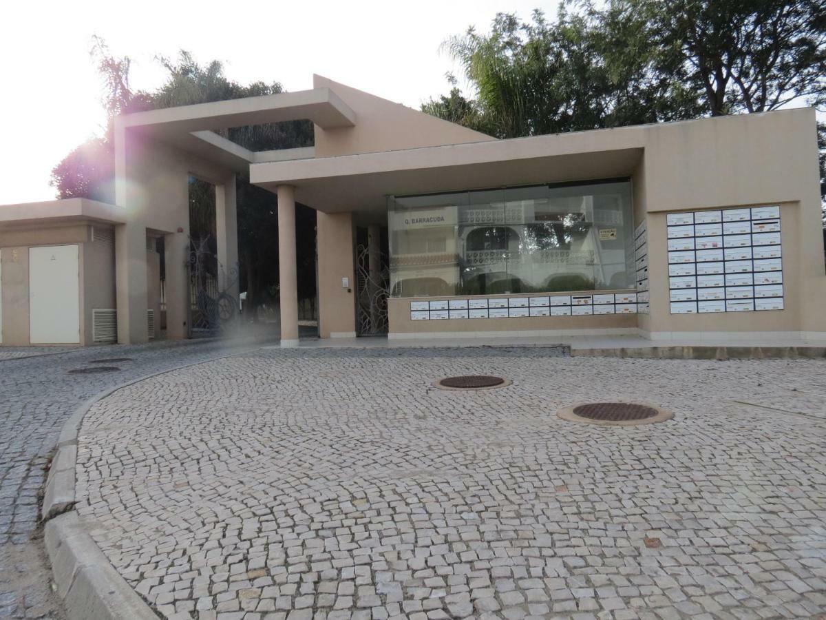 Apartamento Em Quinta Da Barracuda Albufeira Bagian luar foto